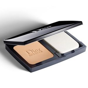 Dior skin perfecting matte powder 020 light beige